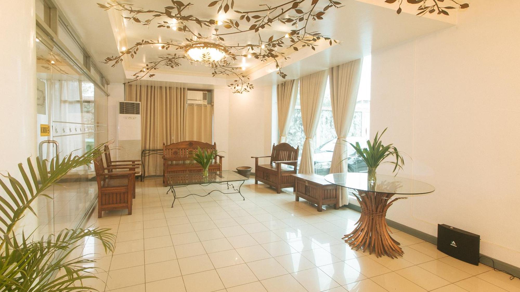 Royal Am Rei Hotel By Reddoorz Bacolod Ngoại thất bức ảnh