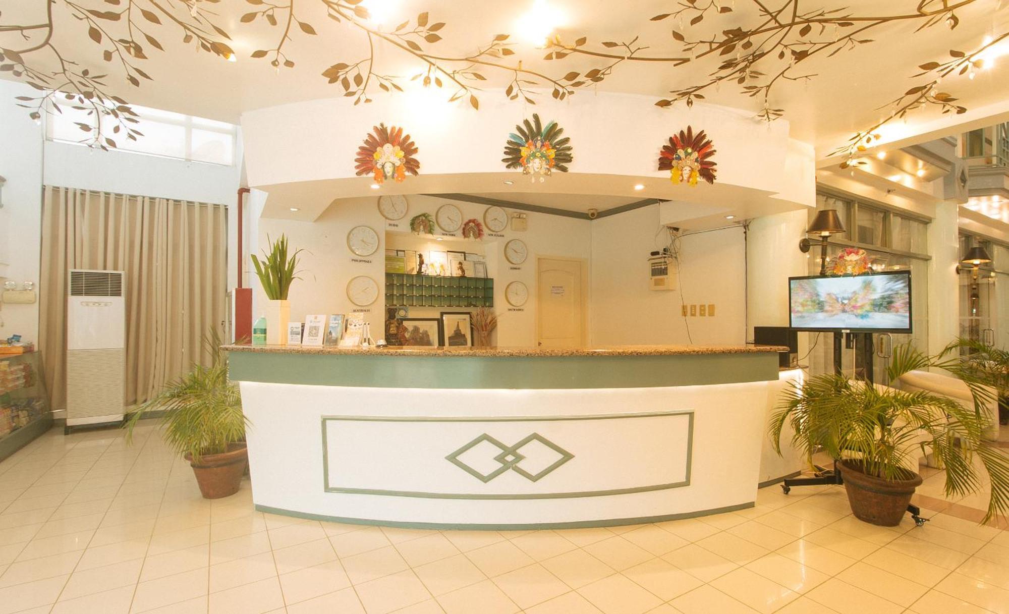 Royal Am Rei Hotel By Reddoorz Bacolod Ngoại thất bức ảnh