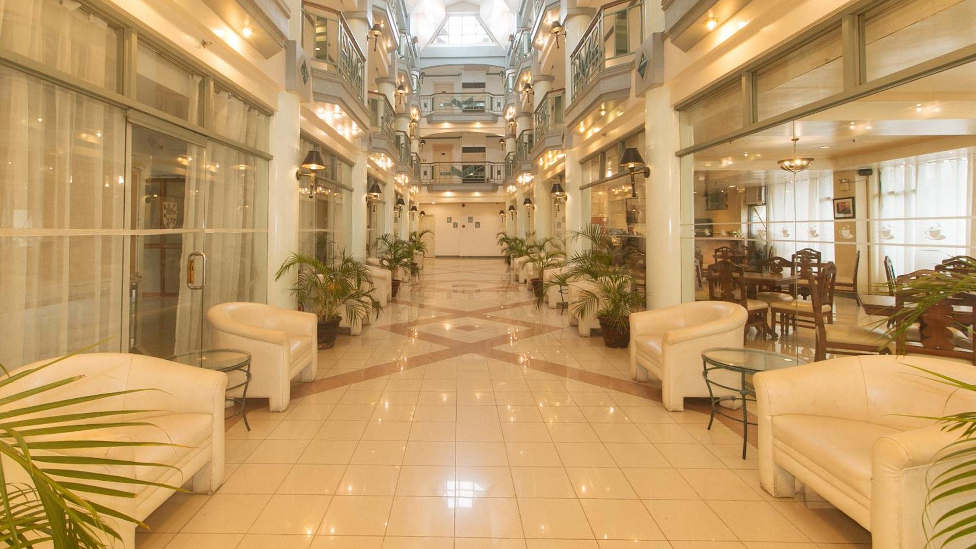 Royal Am Rei Hotel By Reddoorz Bacolod Ngoại thất bức ảnh