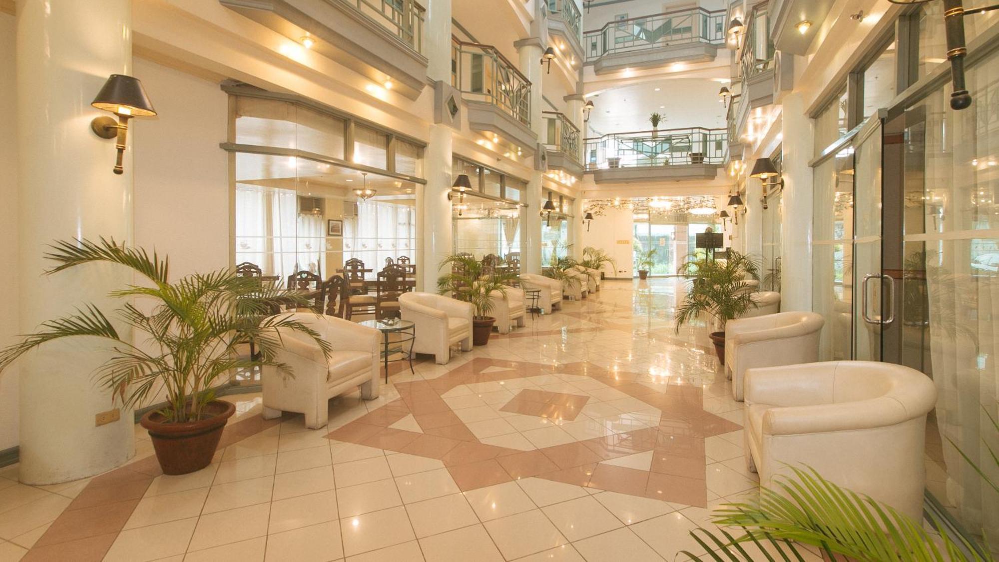 Royal Am Rei Hotel By Reddoorz Bacolod Ngoại thất bức ảnh