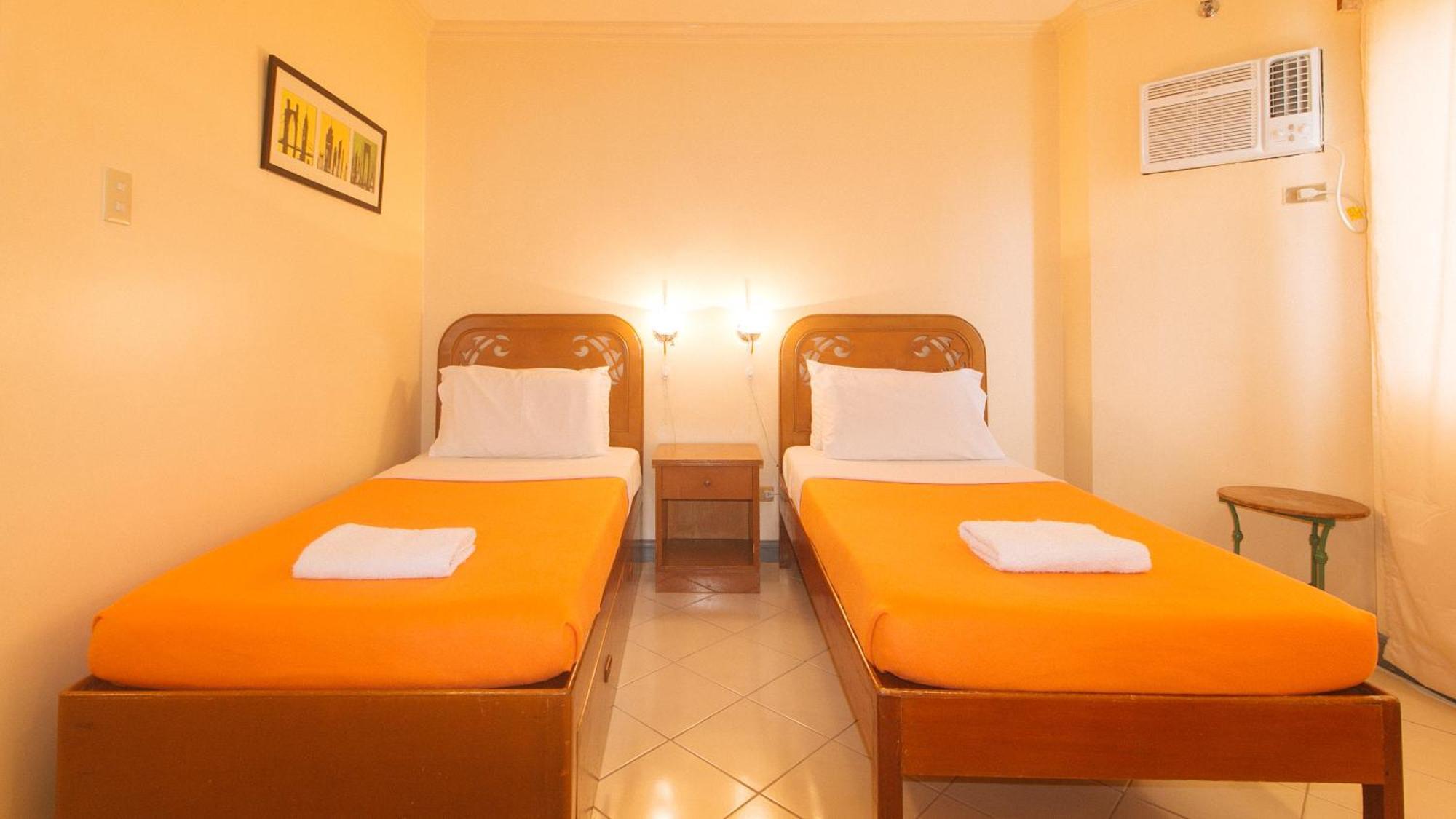 Royal Am Rei Hotel By Reddoorz Bacolod Ngoại thất bức ảnh