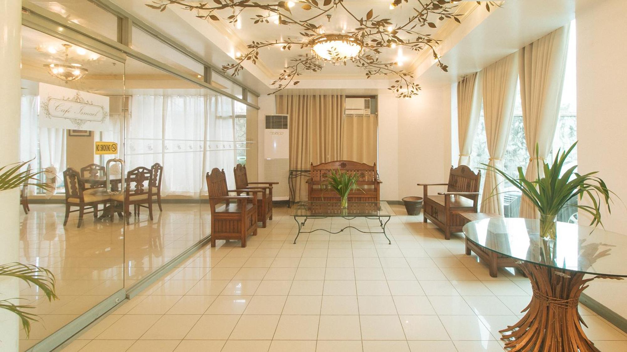 Royal Am Rei Hotel By Reddoorz Bacolod Ngoại thất bức ảnh