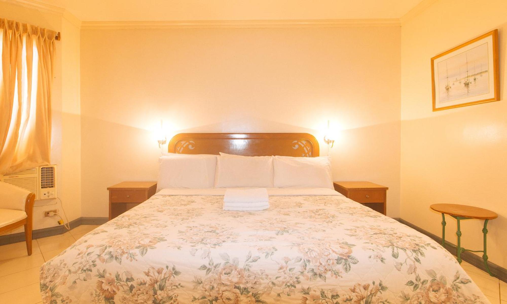 Royal Am Rei Hotel By Reddoorz Bacolod Ngoại thất bức ảnh