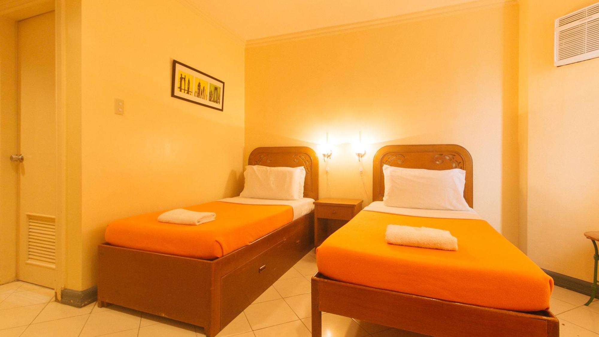 Royal Am Rei Hotel By Reddoorz Bacolod Ngoại thất bức ảnh