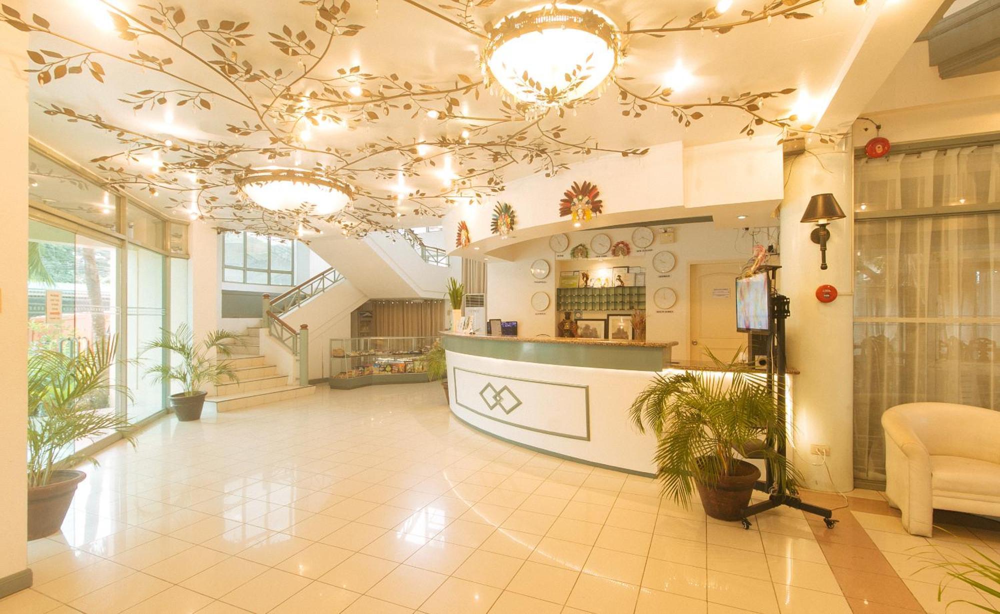 Royal Am Rei Hotel By Reddoorz Bacolod Ngoại thất bức ảnh