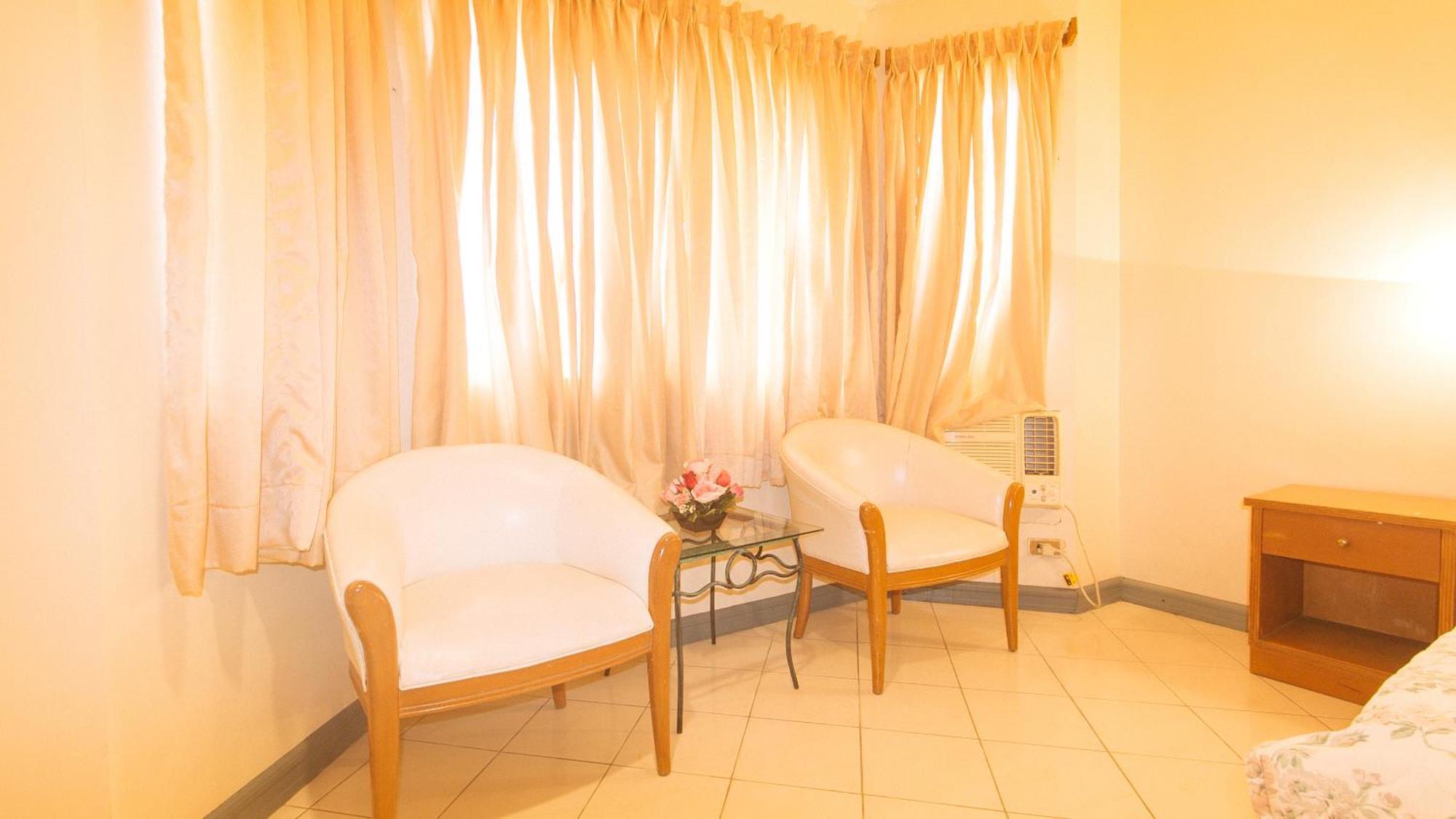 Royal Am Rei Hotel By Reddoorz Bacolod Ngoại thất bức ảnh
